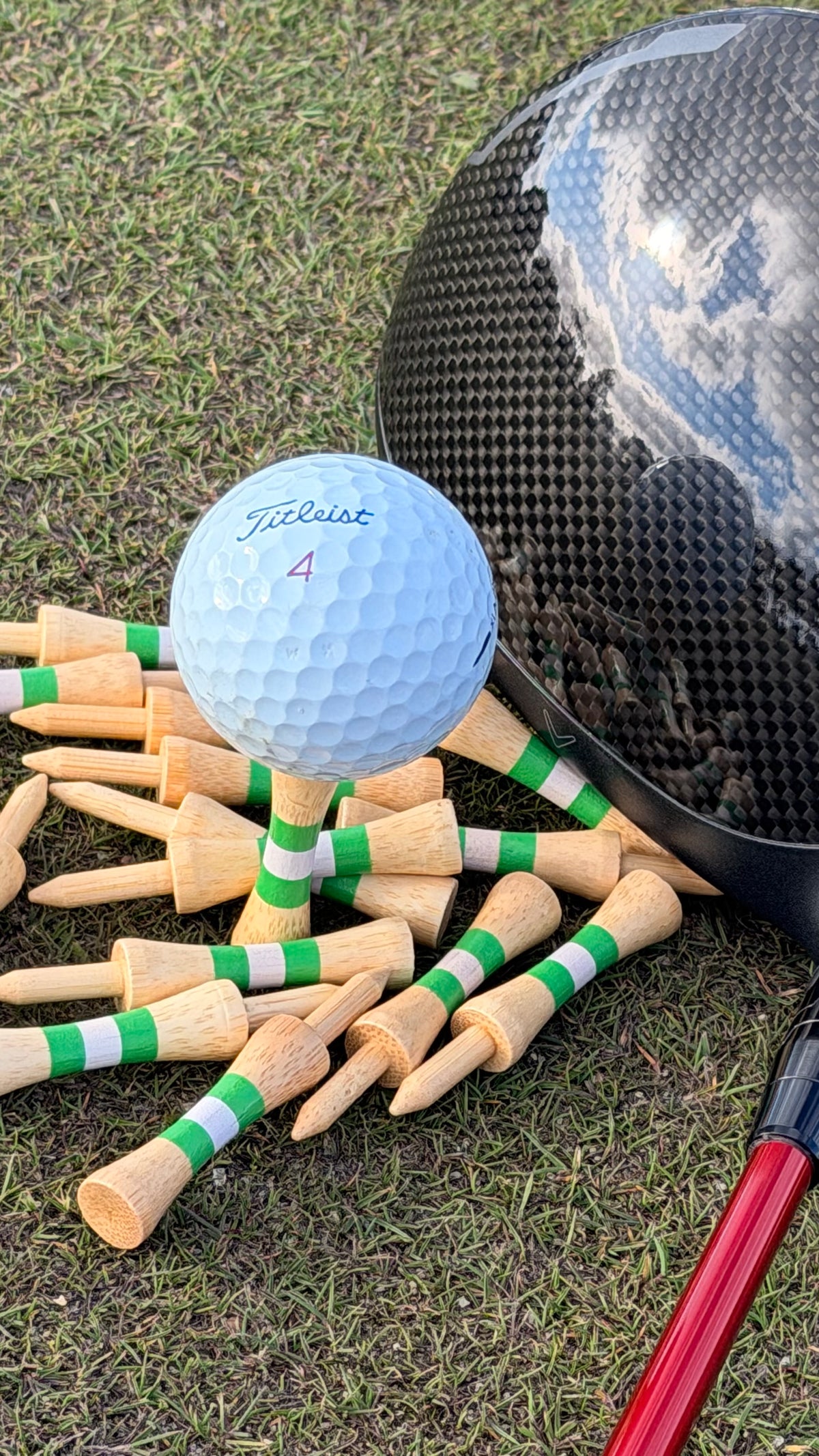 Ready Pegs Green preset height golf tees